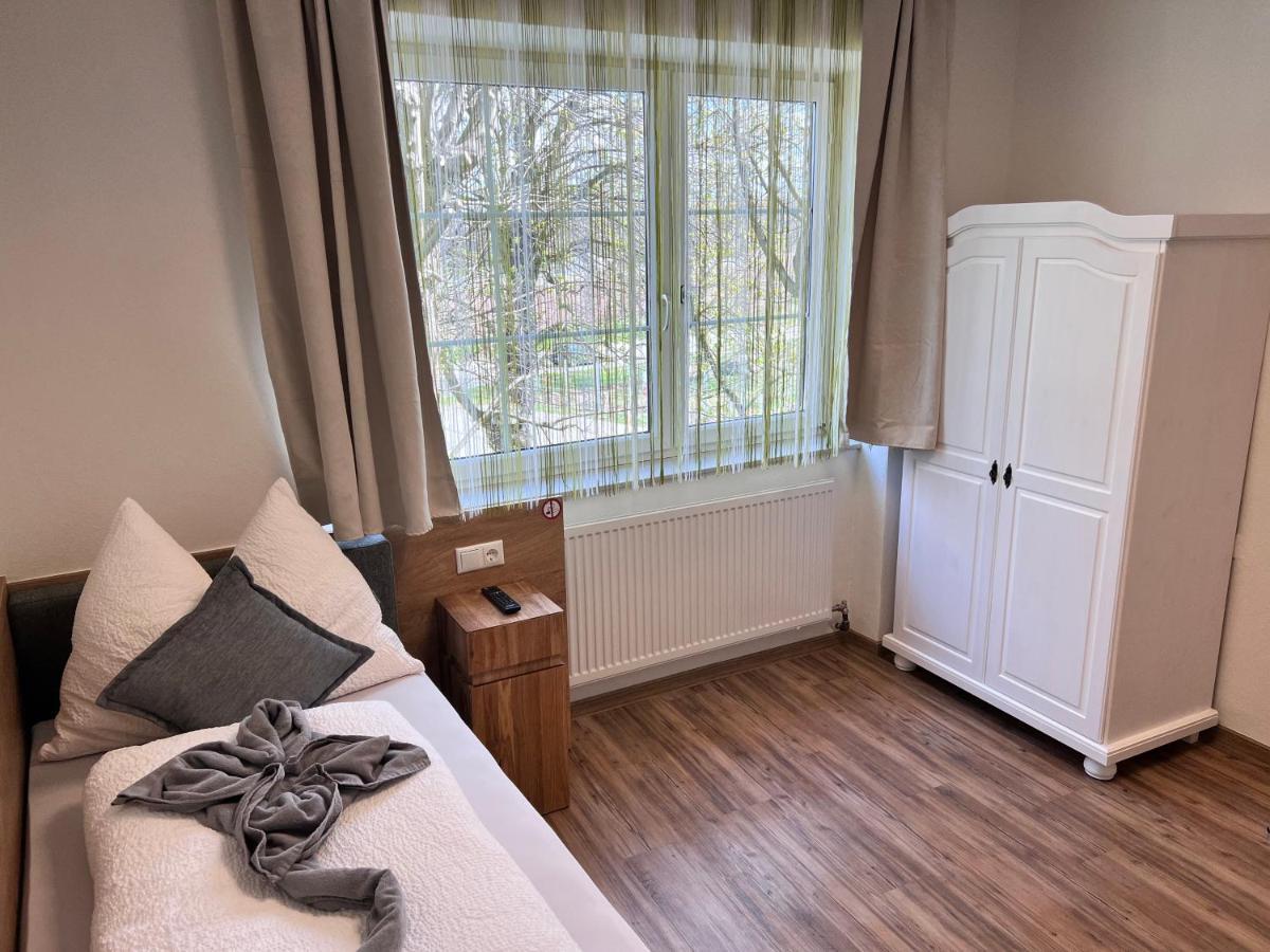 Enns Sleep Gasthaus Backhendlstation Esterno foto